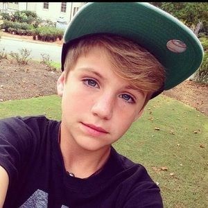 Meet your Posher, Merrill